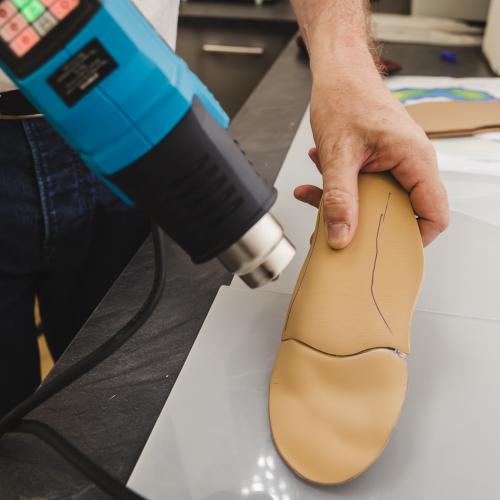 Travail préparatoire avant façonnage.